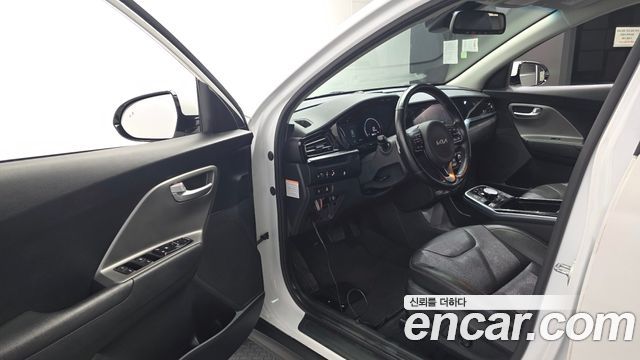Kia Niro 2023 — photo 13