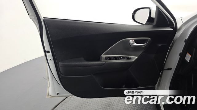 Kia Niro 2023 — photo 14