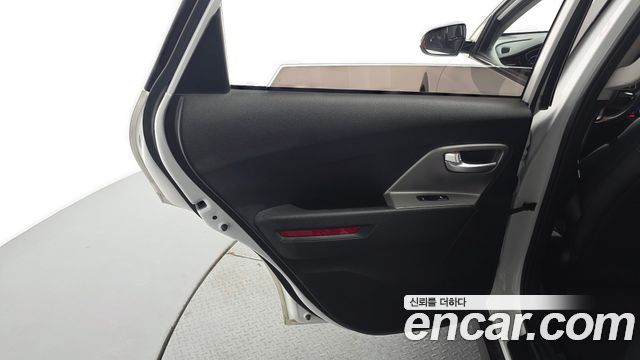 Kia Niro 2023 — photo 15
