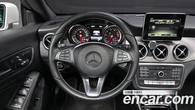 Mercedes-Benz CLA-Class 2017 — photo 14
