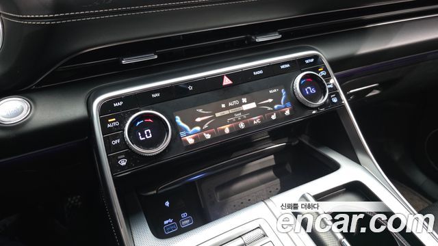Genesis GV80 2022 — photo 23