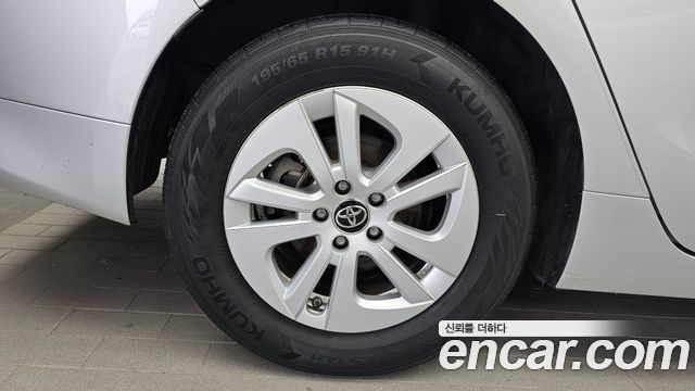 Toyota Prius 2017 — photo 5