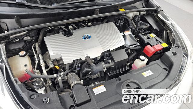 Toyota Prius 2017 — photo 6