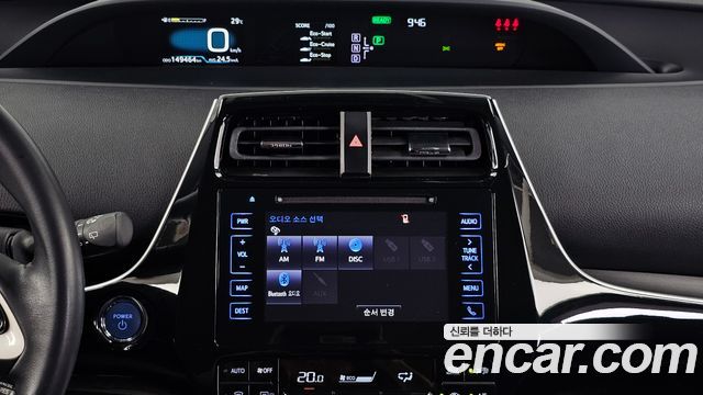 Toyota Prius 2017 — photo 14