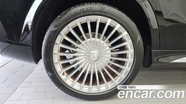 Mercedes-Benz GLS-Class 2023 — photo 5