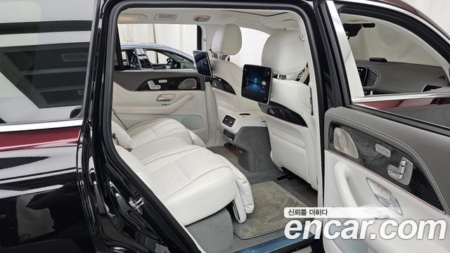 Mercedes-Benz GLS-Class 2023 — photo 18