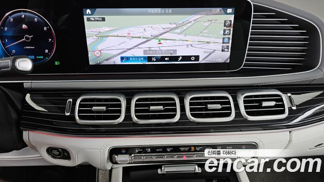 Mercedes-Benz GLS-Class 2023 — photo 20