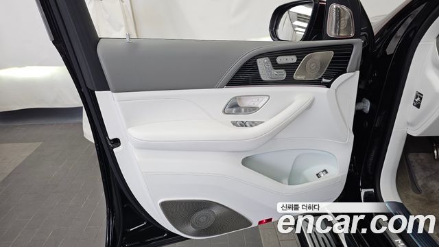 Mercedes-Benz GLS-Class 2023 — photo 14