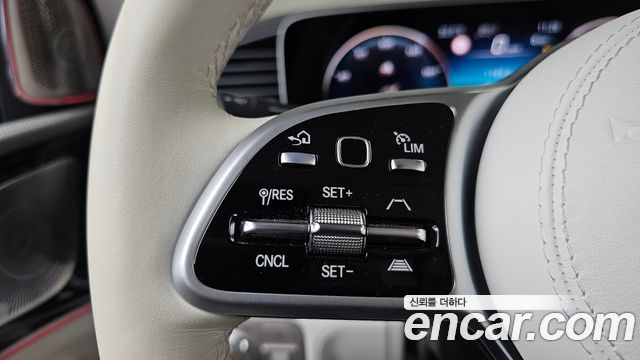 Mercedes-Benz GLS-Class 2023 — photo 31
