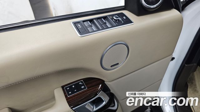 Land Rover Range Rover 2017 — photo 36