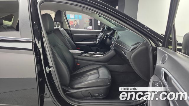 Hyundai Sonata 2022 — photo 11