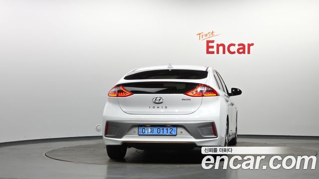 Hyundai Ioniq 2017 — photo 4