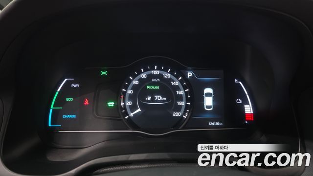 Hyundai Ioniq 2017 — photo 8