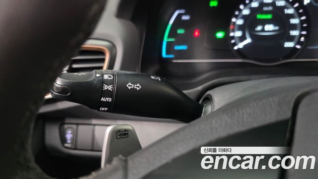 Hyundai Ioniq 2017 — photo 15