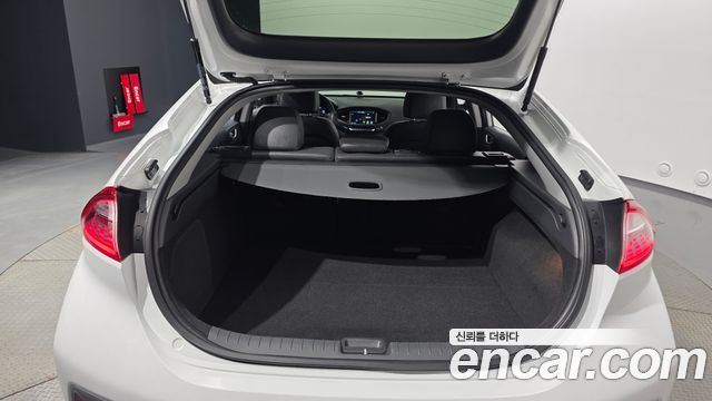 Hyundai Ioniq 2017 — photo 20
