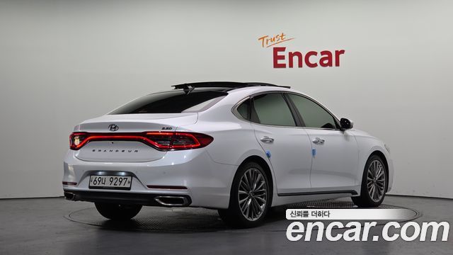 Hyundai Grandeur 2018 — photo 2