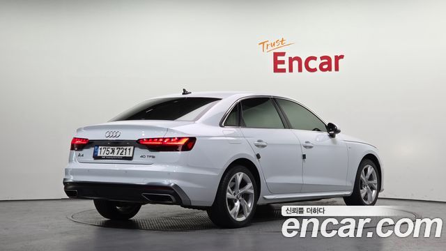 Audi A4 2021 — photo 2