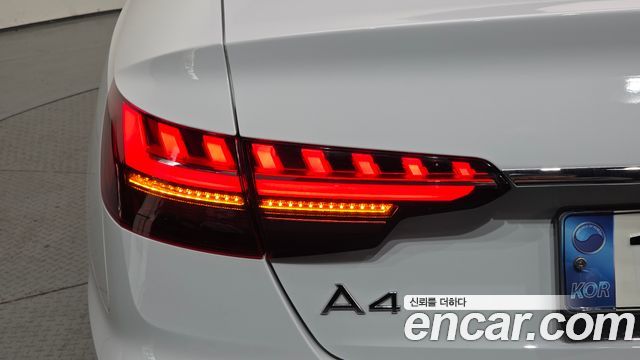 Audi A4 2021 — photo 9