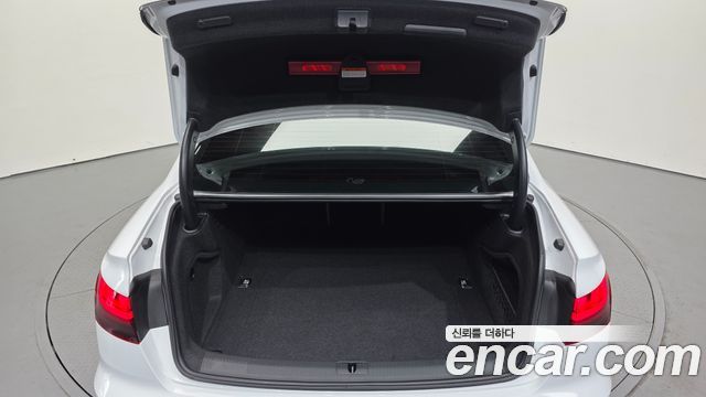 Audi A4 2021 — photo 32