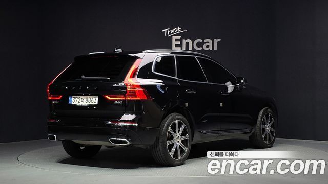 Volvo XC60 2021 — photo 2