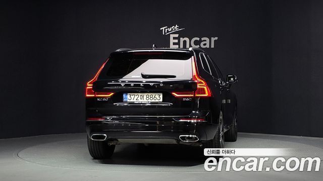 Volvo XC60 2021 — photo 4