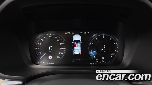 Volvo XC60 2021 — photo 8