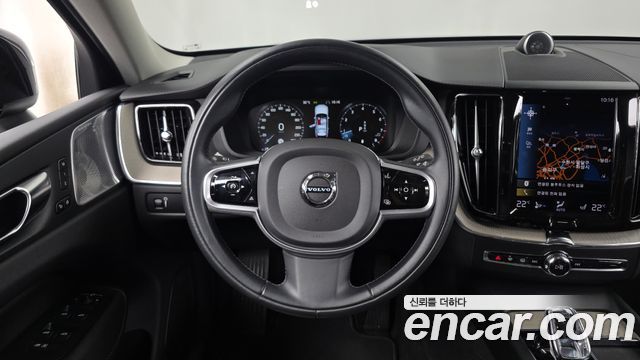 Volvo XC60 2021 — photo 13