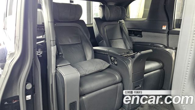 Lexus LM 2025 — photo 18