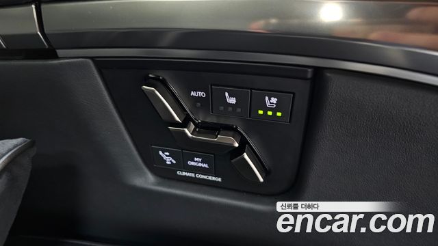 Lexus LM 2025 — photo 25