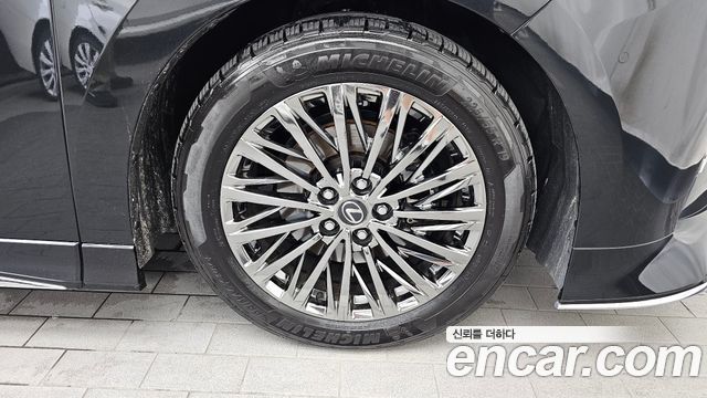 Lexus LM 2025 — photo 7