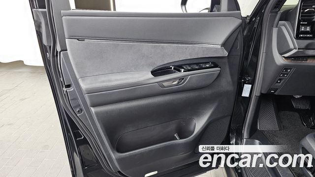 Lexus LM 2025 — photo 14