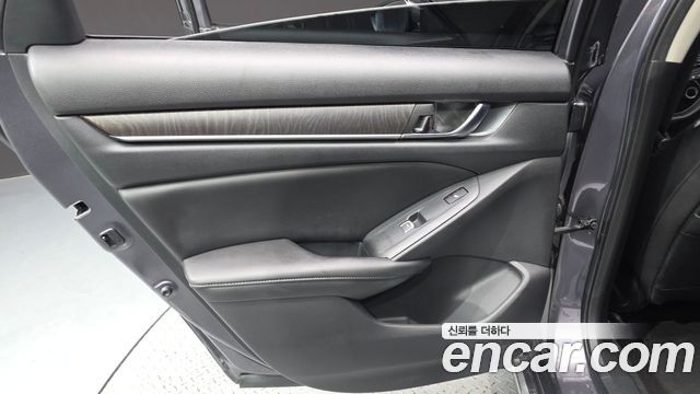 Honda Accord 2020 — photo 15