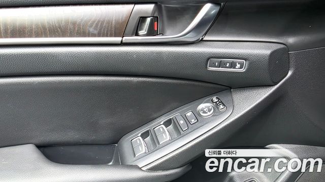 Honda Accord 2020 — photo 27