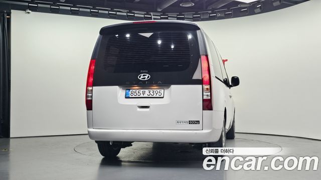 Hyundai Staria 2025 — photo 4