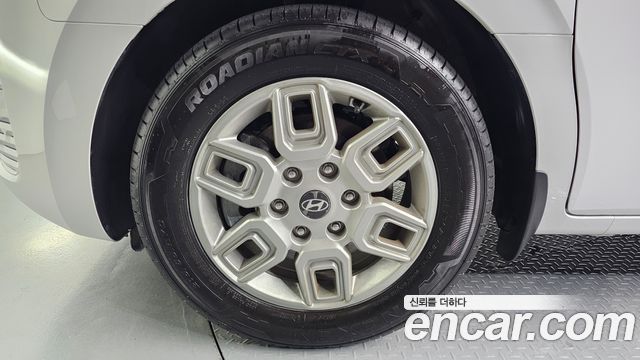 Hyundai Staria 2025 — photo 5