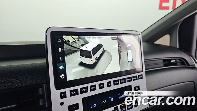 Hyundai Staria 2025 — photo 17