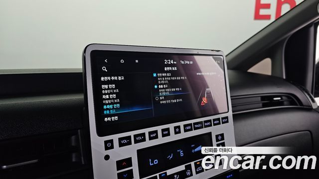 Hyundai Staria 2025 — photo 18