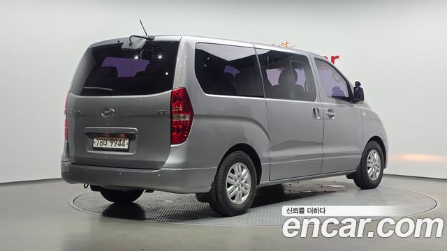 Hyundai Starex 2017 — photo 2