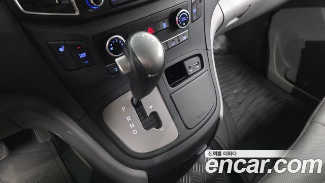 Hyundai Starex 2017 — photo 12