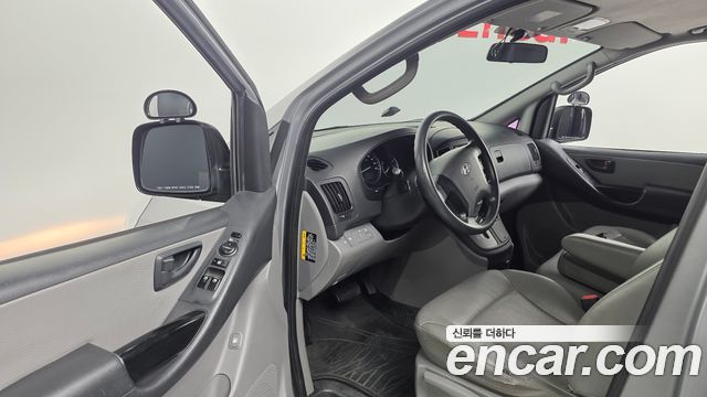 Hyundai Starex 2017 — photo 13