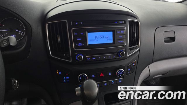 Hyundai Starex 2017 — photo 21