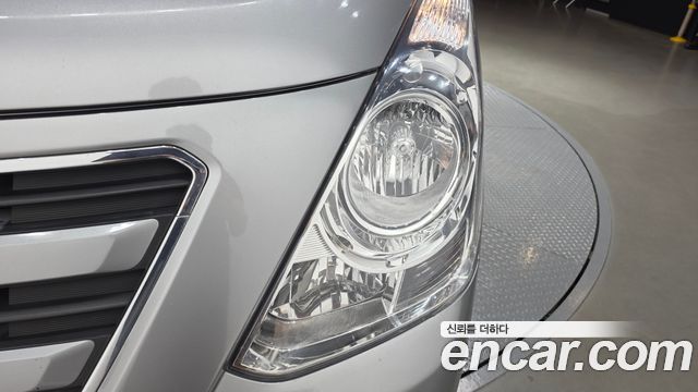 Hyundai Starex 2017 — photo 8
