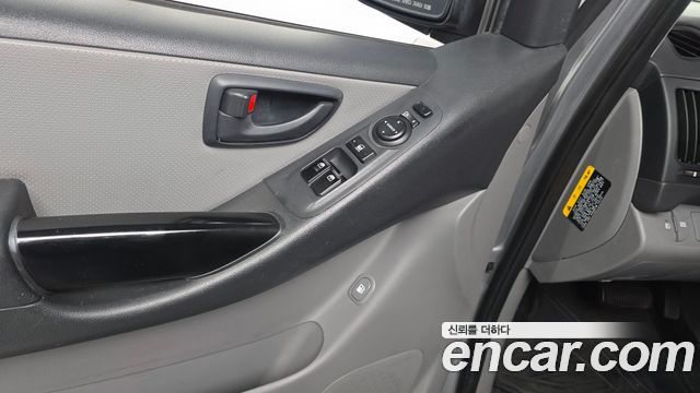 Hyundai Starex 2017 — photo 29