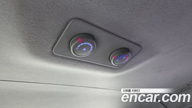 Hyundai Starex 2017 — photo 30