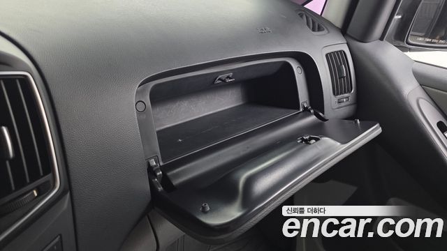 Hyundai Starex 2017 — photo 31