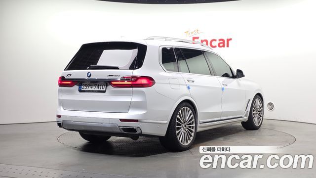 BMW X7 2022 — photo 2