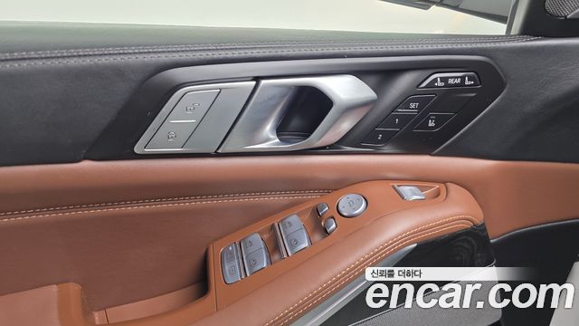 BMW X7 2022 — photo 29