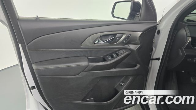 Chevrolet Korea Traverse 2023 — photo 14