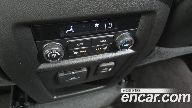 Chevrolet Korea Traverse 2023 — photo 34