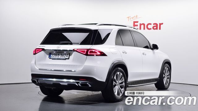 Mercedes-Benz GLE-Class 2023 — photo 2